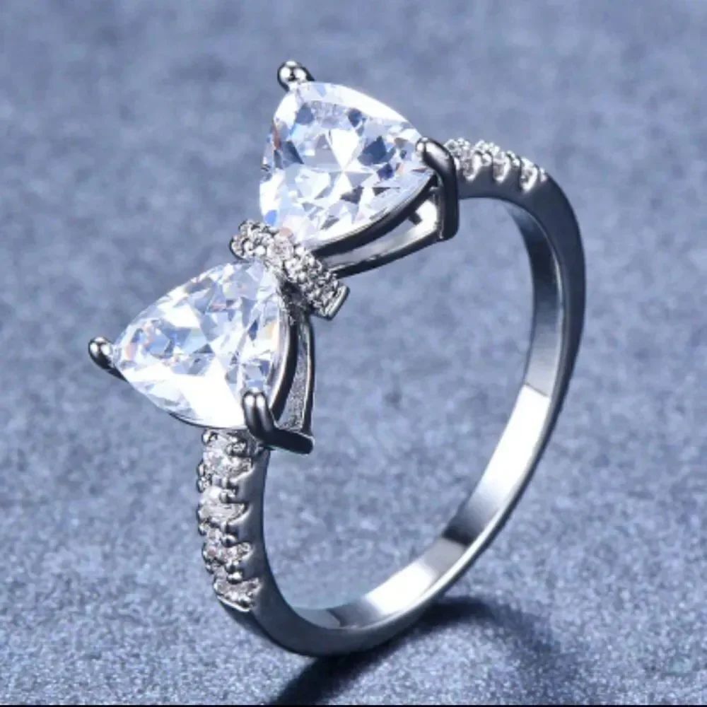 ⛱️Pave Crystal Bow Ring - Picture 2 of 4